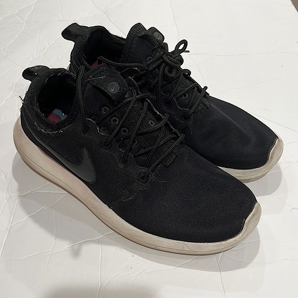NIKE ROSHE TWO Shoes